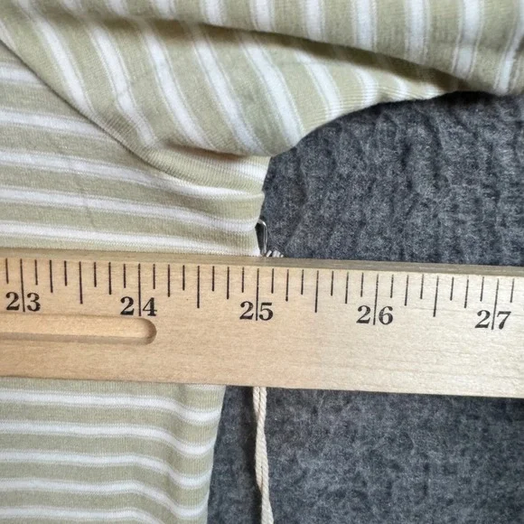 Vuori Current Stripe Tee Mens XXL Winter Pear Athletic Relaxed Fit Shirt NEW - Picture 7 of 7